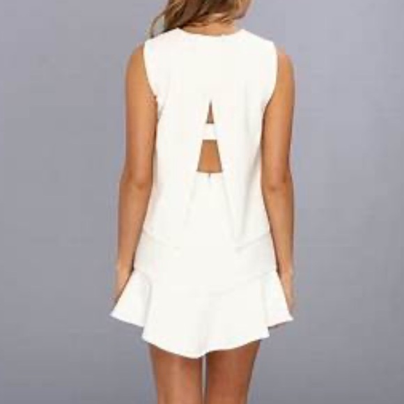 Tres Chic and Unique Vivian Dress NWOT - the back is gorgeous and flirtatious - Picture 3 of 17